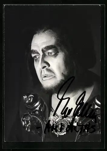 AK Opernsänger Theo Adam im Bühnenkostüm, Autograph