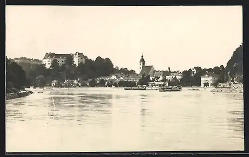 AK Grein a. d. Donau /Strudengau, Uferpartie mit Kirche