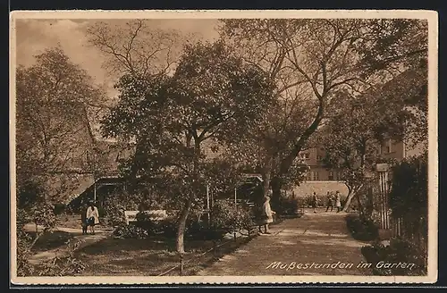 AK Erfurt, Ursulinenkloster, Lyzeum und Oberlyzeum, Frauen- u. Haushaltungsschule, Mussestunden im Garten