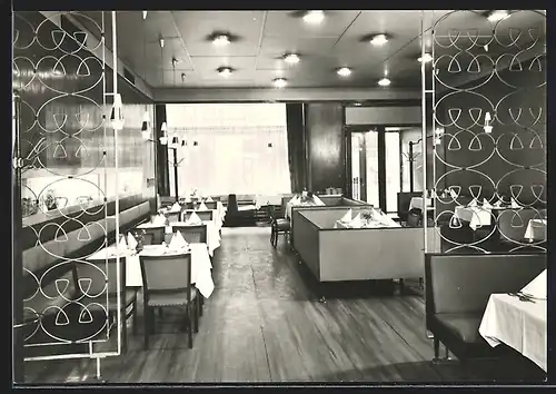 AK Erfurt, HO-Hotel Bürgerhof Blick in das Speiserestaurant