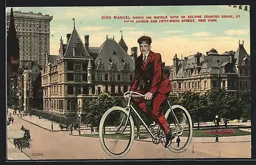 AK New York, König Manuel auf seinem Fahrrad, Fifth Avenue and Fifty-Ninth Street