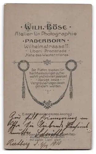 Fotografie Wilhelm Böse, Paderborn, Wilhelmstr. 11, Bürgerliche Dame mit Hochsteckfrisur