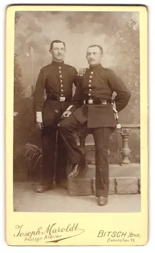 Fotografie Jospeh Maroldt, Bitsch i. Lthr., zwei Soldaten in Uniform Regiemnt 171, Bajonett