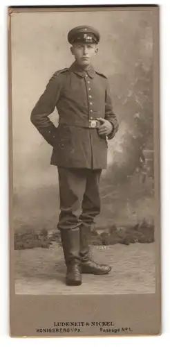 Fotografie Ludeneit & Nickel, Königsberg i. Pr., junger Soldat Wilhelm in Feldgrau Uniform, 1915
