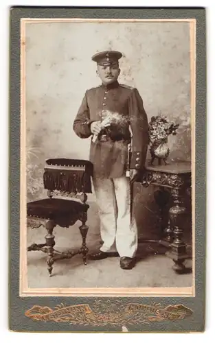 Fotografie J. Stegmann, Mülhausen i. E., Soldat in Uniform des Inf. Rgt. 142 mit Bajonett