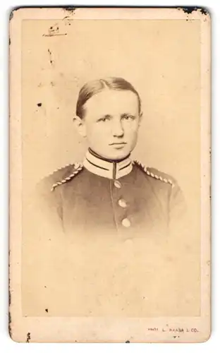 Fotografie L. Haase & Comp., Berlin, preussischer Einjährig-Freiwilliger in Gardeuniform