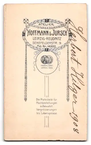 Fotografie Hoffmann & Jurisch, Leipzig-Reudnitz, junger Knabe Herbert Hilger auf einer Bank, 1908