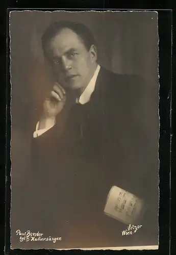 AK Opernsänger Paul Bender mit aufgestütztem Kopf
