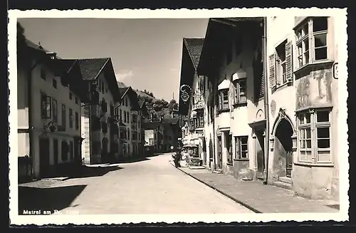 AK Matrei am Br., Strassenpartie mit Gasthaus