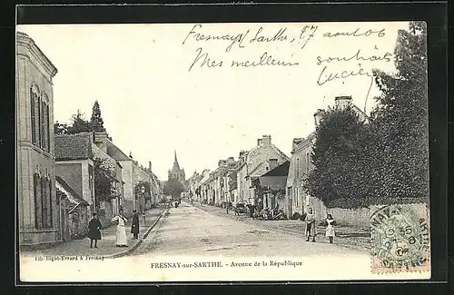 AK Fresnay-sur-Sarthe, Avenue de la République