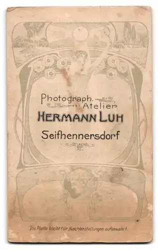 Fotografie Hermann Luh, Seifhennersdorf, Portrait Kleinkind in Leibchen