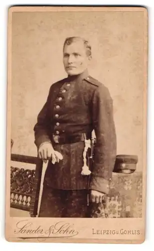 Fotografie Sander & Sohn, Leipzig-Gohlis, Portrait Soldat in Uniform