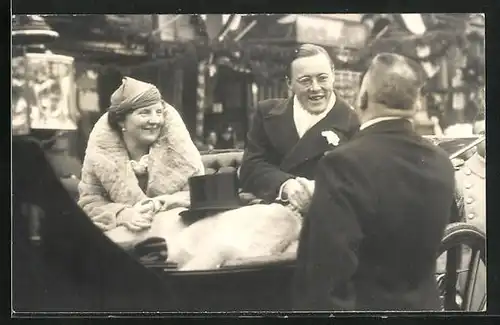 AK Prinzessin Juliana von den Niederlanden mit ihrem Ehemann Bernhard bei einer Kutschfahrt