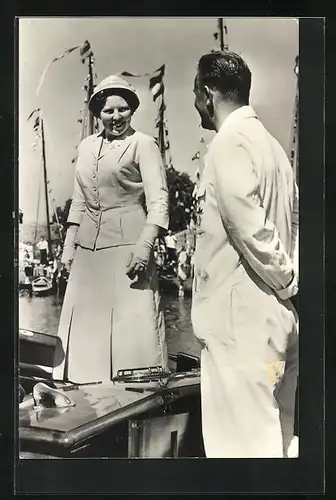 AK Muiden, H.K.H. Prinses Beatrix bij de overdracht van de Groene Draeck 1957