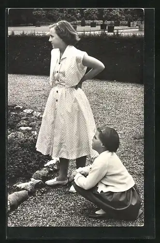 AK Soestdijk, H.K.H. Prinses Margriet en H.K.H. Prinses Marijke 1957