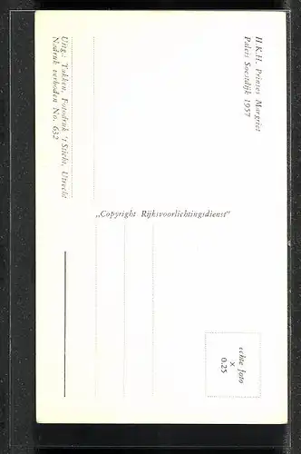 AK Soestdijk, H.K.H. Prinses Margriet mit Hammer in der Hand 1957