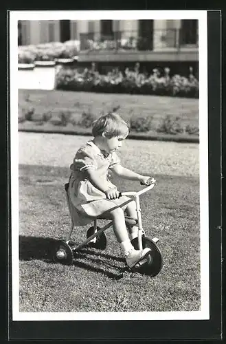 AK Soestdijk, H.K.H. Prinses Marijkefährt Dreirad 1951