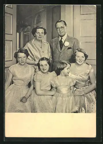 AK Königin Juliana und Prinz Bernhard von den Niederlanden mit ihren Töchtern