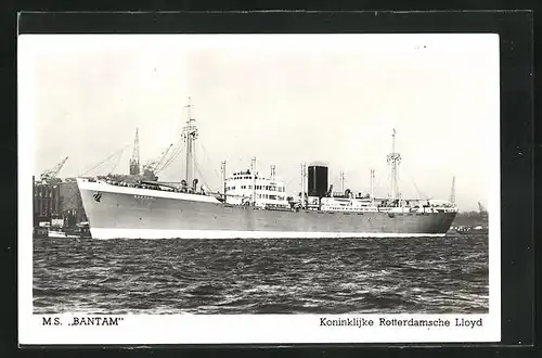 AK Handelsschiff M.S. Bantam am Hafen