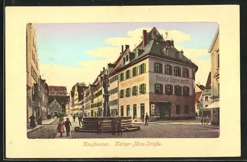 AK Kaufbeuren, Kaiser-Max-Strasse mit Geschäft von Rudolf Goeppinger und Brunnen