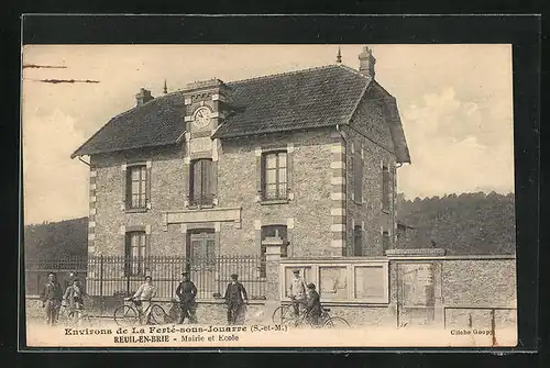 AK Reuil-en-Brie, Mairie et Ecole