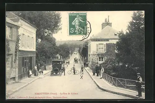 AK Vimoutiers, La Rue de Lisieux