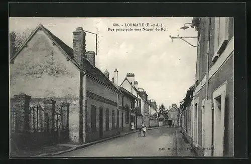 AK Lormaye, Rue principale vers Nogent-le-Roi, Strassenpartie