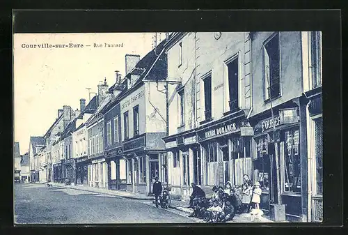 AK Courville-sur-Eure, Rue Pannard, Strassenpartie