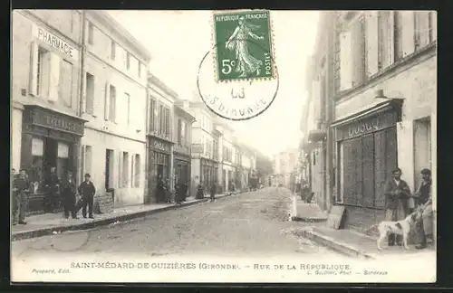 AK Saint-Médard-de-Guizières, Rue de la République, Strassenpartie