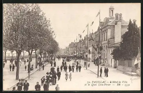 AK Pauillac, L`Hôtel de Ville et le Quai Léon-Périer