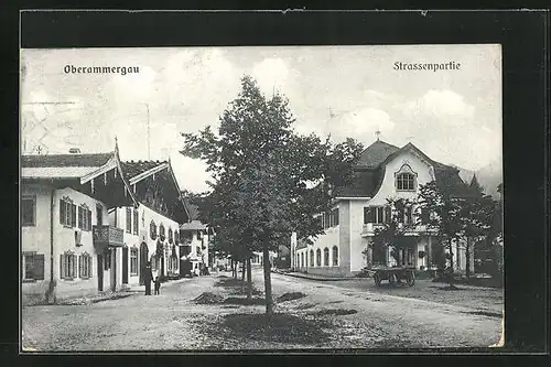 AK Oberammergau, Strassenpartie im Ort