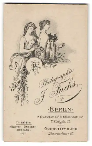 Fotografie J. Fuchs, Berlin, rückseitig Motiv mit Genien mit Balgenkamera und Malerpalette