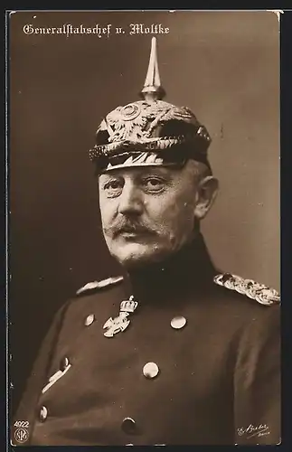 AK Generalstabschef von Moltke, Portrait mit Pickelhelm