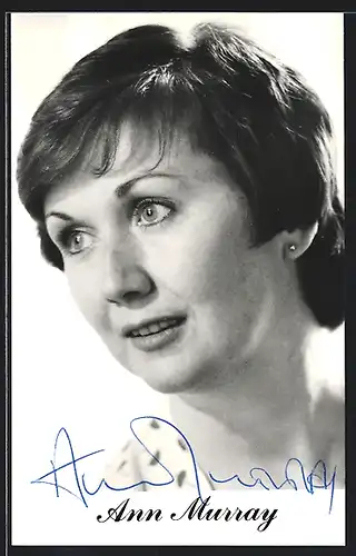 AK Opernsängerin Ann Murray mit nachdenklichem Blick, Autograph