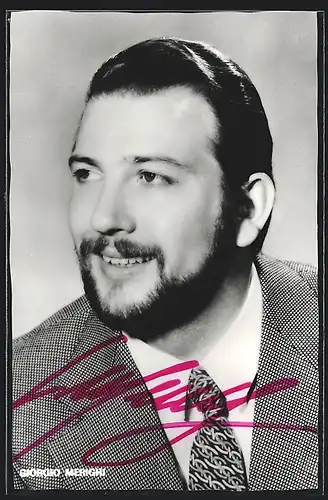 AK Opernsänger Giorgio Merighi im Anzug, Autograph