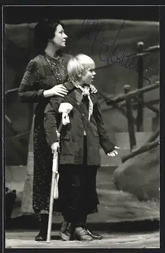 AK Opernsängerin Helga Dernesch auf der Bühne, Autograph