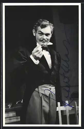 AK Opernsänger Robert Kerns im Anzug, Autograph