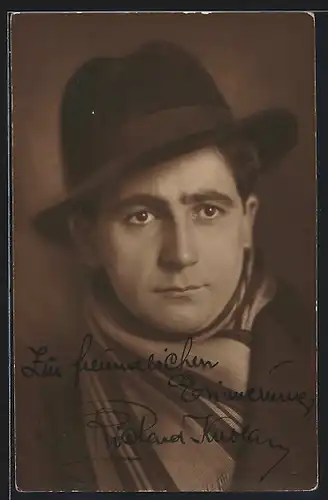 AK Opernsänger Richard Kubla mit Hut, Autograph