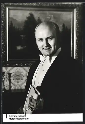 AK Opernsänger Horst Hiestermann im Anzug, Autograph