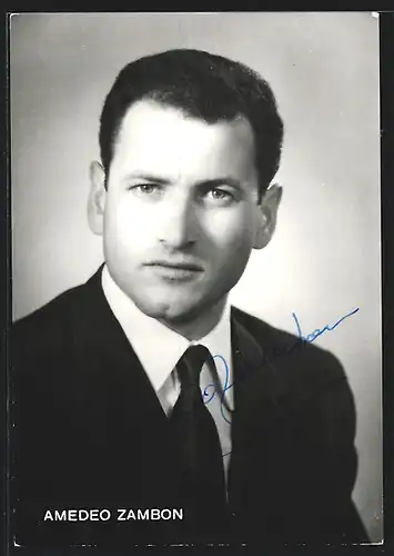 AK Opernsänger Amedeo Zambon im Anzug, Autograph