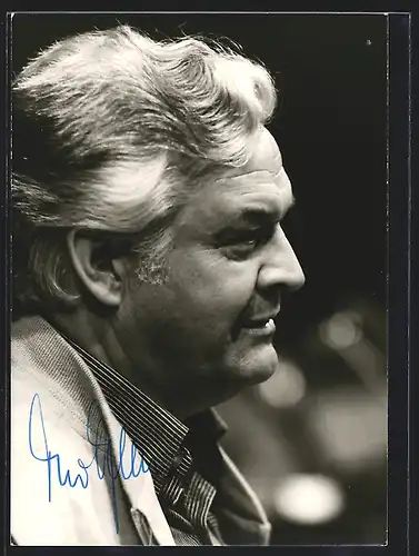 AK Opernsänger Theo Adam im Anzug, Autograph