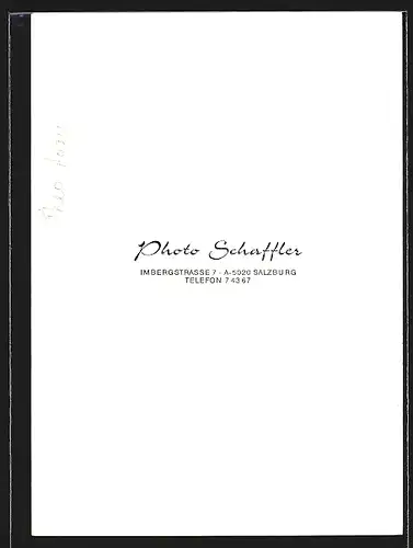 AK Opernsänger Theo Adam im Anzug, Autograph