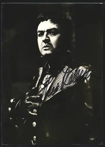 AK Opernsänger Theo Adam im Kostüm, Autograph