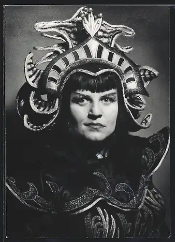 AK Opernsängerin Marianne Schech im Kostüm, Autograph