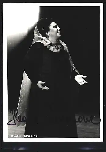 AK Opernsängerin Ileana Sinnone in Szene, mit original Autograph