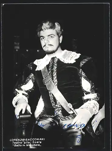 AK Opernsänger Lorenzo Saccomani in Ballo in Maschera, mit original Autograph