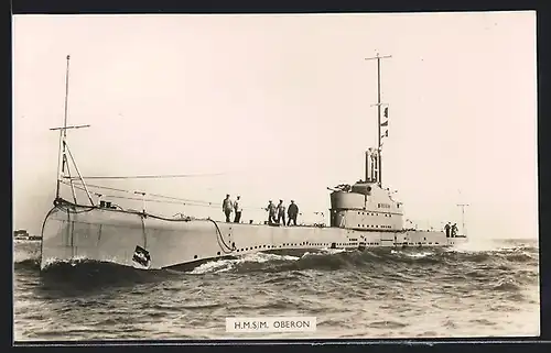 AK U-Boot HMSM Oberon pflügt durch die Wellen