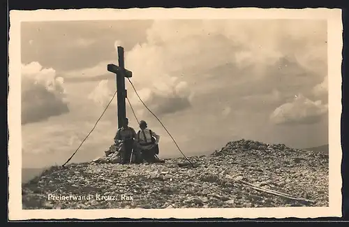 AK Rax, Preinerwand mit Gipfelkreuz und Bergsteigern