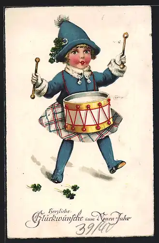 AK Kleines Kind marschiert mit einer Trommel