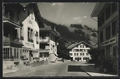 AK Zweisimmen / Berner Oberland, Hotel Krone, Hotel Restaurant Bergmann, Hotel Simmenthal, Dorfstrasse